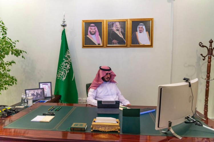 أمير الجوف يستعرض أعمال المرحلة الثانية من المسح الموسع بالمنطقة