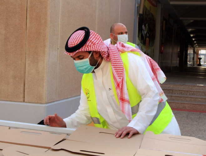 القادسية يواصل العمل الخيري بتوزيع 2684 وجبة افطار صائم