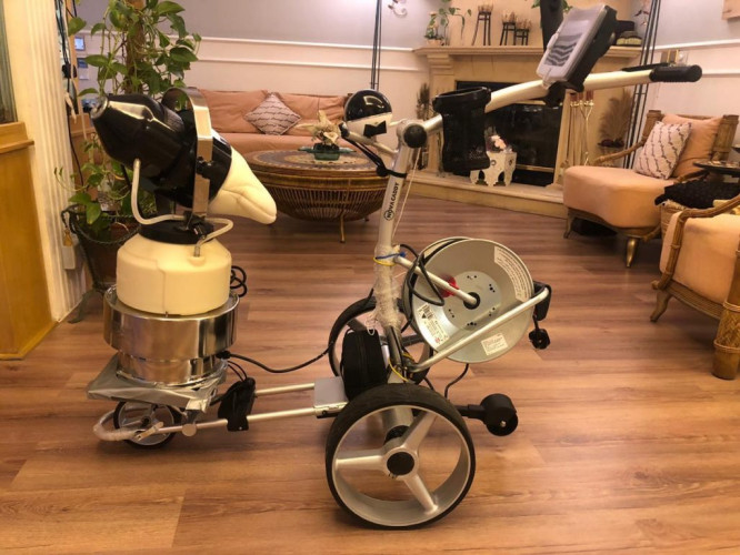 البروفيسور صلاح حسنين يبتكر روبورت آلي لمكافحة كورونا والتعقيم السريع