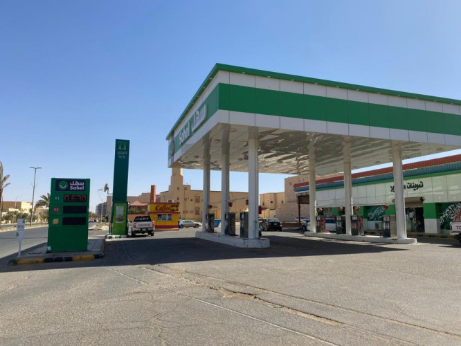 أمانة الجوف تكثف جولاتها الميدانية على محطات الوقود للتأكد من تشغيل شاشة أسعار الوقود
