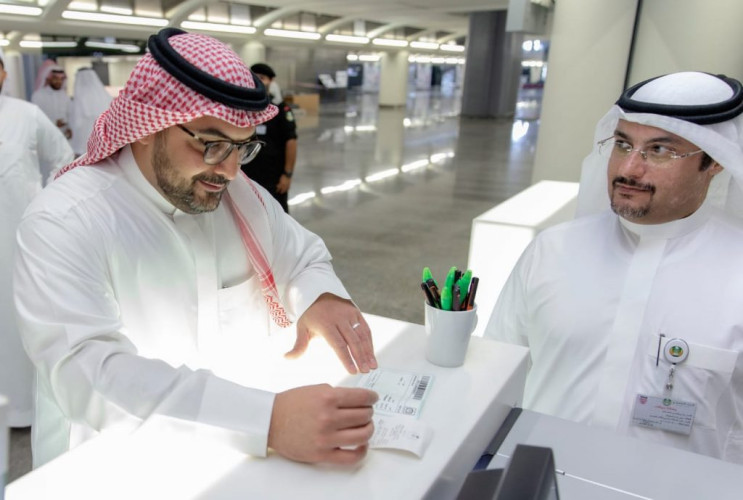 لجنة النقل والاتصالات في الشورى تستعرض مع رئيس مؤسسة البريد مواكبة النقل البريدي لزيادة الطلب على المتاجر