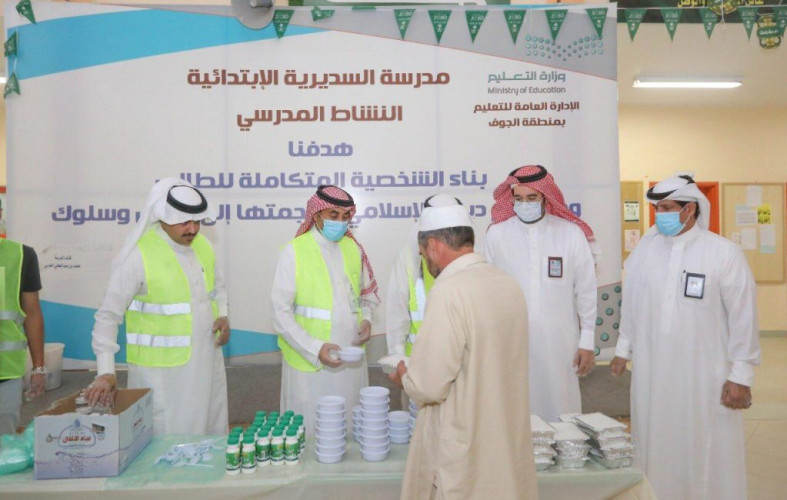 فرع وزارة الموارد البشرية ومجلس شباب الجوف يواصلان توزيع مبادرات الدعم المجتمعي