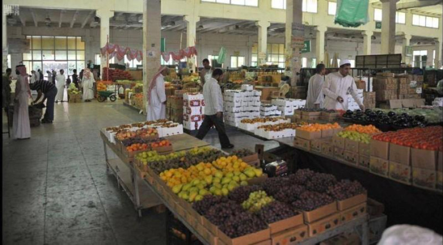 اشتباه بـ«كورونا» يغلق سوق الخضار والفواكه في الطائف