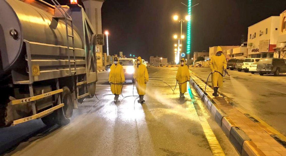 أمانة الشرقية ترفع أكثر من ٨ آلاف طن نفايات، وتعقم وتطهر أكثر من 6300 موقع، وتنفذ أكثر من ٥٩٣ جولة رقابية.