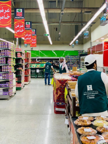 مراقبو ومراقبات التجارة بالحدود الشمالية ينفذون 3345 جولة على المنشات التجارية