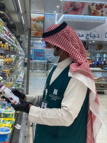 تجارة حائل تنفذ أكثر من 1500 جولة على منافذ بيع زكاة الفطر ومحلات بيع مستلزمات العيد ومتاجر الذهب