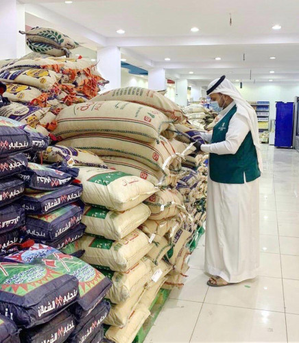 “تجارة رفحاء” تنفذ 955 جولة على المنشات التجارية وتتلقى 101 بلاغ خلال شهر رمضان