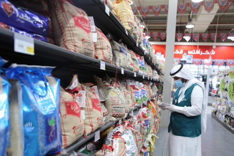 “تجارة الجوف” تنفذ 385 جولة رقابية على المنشآت التجارية