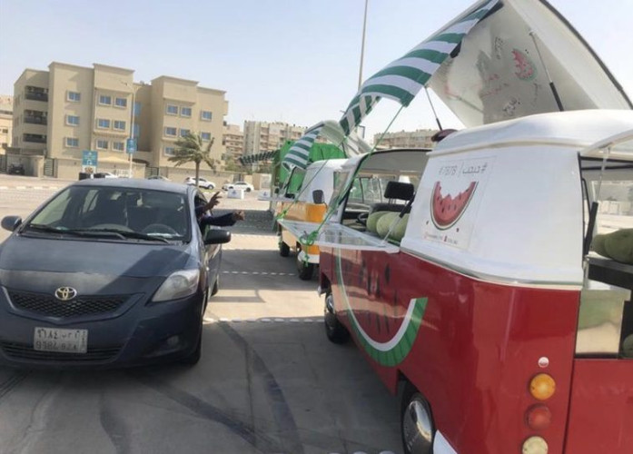 “أمانة الشرقية” تُدشّن أول نقطة بيع للخضار والفواكه بالخبر للتسوق من المركبة