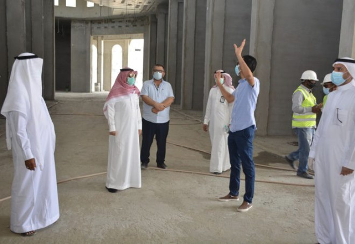 رئيس بلدية القطيف يتفقد أعمال المشاريع الخدمية والتطويرية بالمحافظة