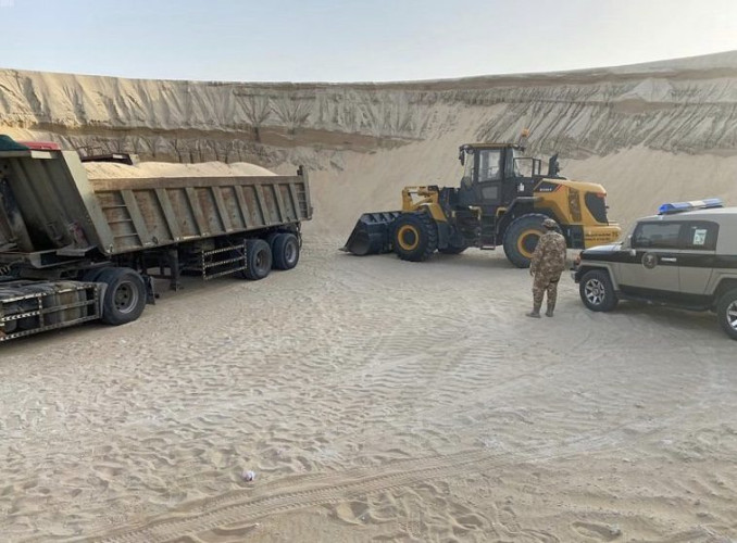 طوارئ “المجاهدين” بالشرقية تطيح بلصوص تجريف الأراضي ونهل الرمال