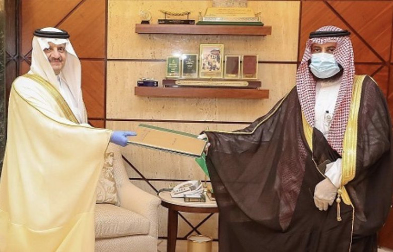 أمير المنطقة الشرقية يلتقي برئيس القطاع الشرقي بشركة المياه الوطنية