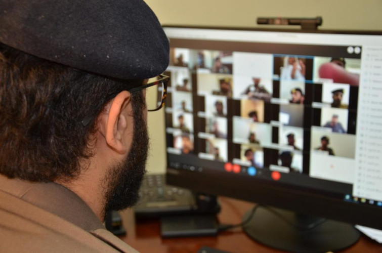 مديرية الدفاع المدني بمنطقة تبوك تنفذ محاضرة تدريبية عن “اساسيات التصوير وتوثيق الحوادث”