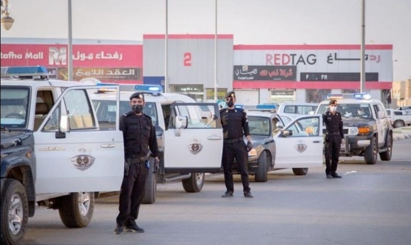 الجهات الأمنية في رفحاء تكثف جهودها لتطبيق القرارات والإجراءات للحد من انتشار فايروس كورونا