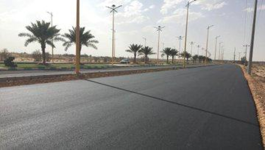 سفلتة 27000 متر مربع من الطرق الداخلية في نطاق بلدية الناصفة بالجوف