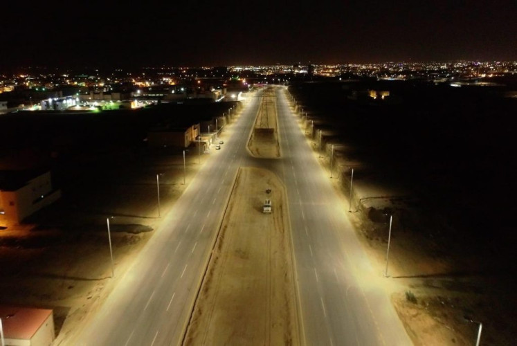 أمانة الجوف تُنير طريق خالد بن الوليد بسكاكا بـ 77 وحدة إنارة موفرة للطاقة