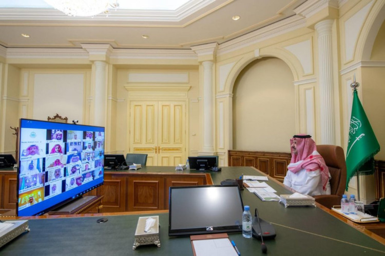 أمير منطقة المدينة المنورة يترأس الجلسة الأولى لمجلس المنطقة