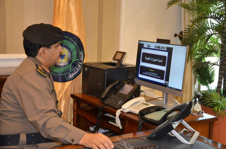 “مدني تبوك” يقيم محاضرة عن مهارات القيادة والإبداع الإداري