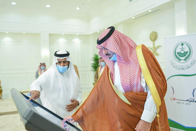 الأمير فيصل بن خالد بن سلطان يدشن المنصة الإلكترونية لمبادرة البصمة البيئية