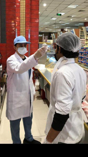 غلاق وتغريم 131 منشأة لم تتقيّد بالاشتراطات الصحية والتباعد الاجتماعي بالمدينة المنورة