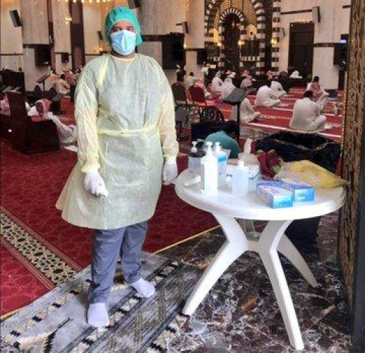 صحة جازان تشارك في توعية وتنظيم المصلين خلال صلاة الجمعة