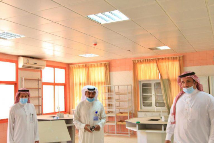 مدير تعليم حائل يتفقد عدداً من المباني الجاري تنفيذها والمتعثرة