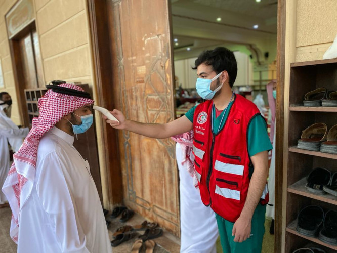 الهلال الأحمر بالجوف يشارك بمتطوعيه بصلاة عيد الأضحى في بعض جوامع المنطقة