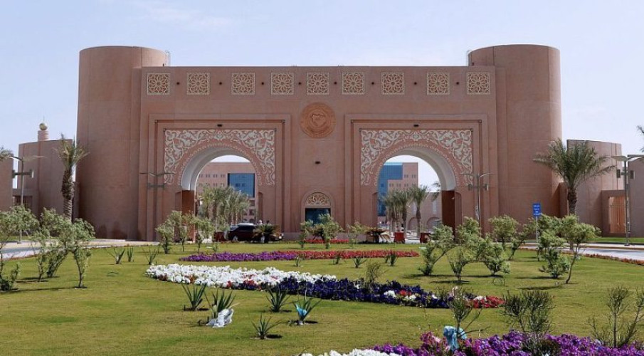 جامعة الملك فيصل : تعلن مواعيد إجراءات القبول للعام الجامعي 1441-1442هـ  لغير السعوديين (القبائل النازحة)