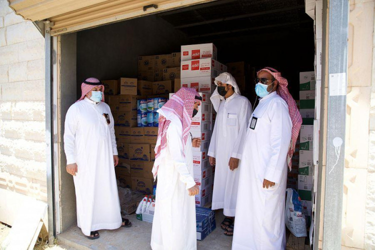 أمانة الجوف تغلق مستودعاًمخالفاً للاشتراطات الصحية والنظامية