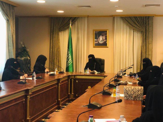 لجنة سيدات الأعمال بغرفة تبوك تناقش الفرص الاستثمارية بالمنطقة