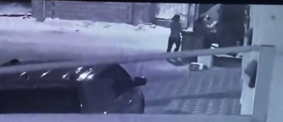 أمانة الشرقية تعلّق على فيديو لعمال نظافة يفرزون الكراتين من صناديق النفايات