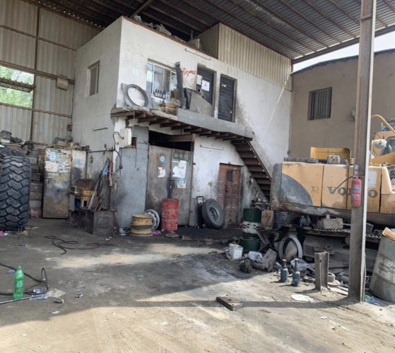 إغلاق 28 نشاطاً تجارياً مخالفاً داخل الواحة الزراعية بمحافظة الاحساء