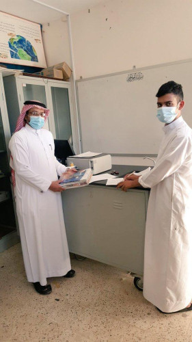 تعليم الحدود الشمالية يبدأ توزيع المقررات الدراسية على 75 ألف طالب وطالبة في600 مدرسة بالمنطقة