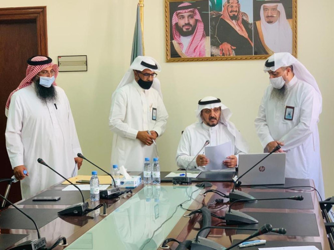 رئيس جامعة الحدود الشمالية يزور المستشفى الجامعي التعليمي بمستشفى الأمير عبدالعزيز بن مساعد بعرعر