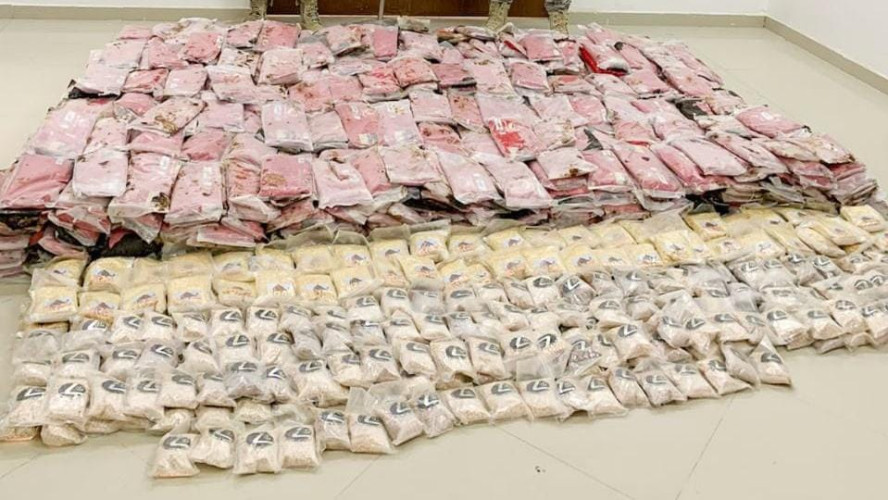 رجال حرس الحدود يحبطون محاولات تهريب أكثر من طن من مادة الحشيش وحوالي أربعمائة ألف قرص امفيتامين المخدر