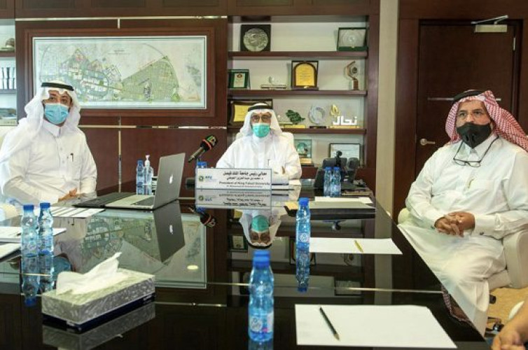 رئيس جامعة الملك فيصل يدشن نظام السجل المهاري للطلبة