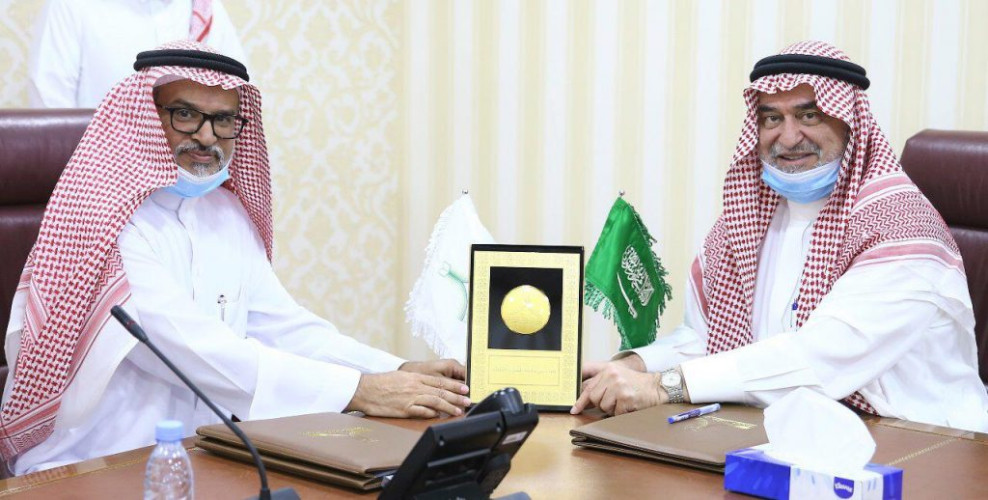 جامعة الحدود الشمالية توقع عقد مشروع إعادة تخطيط وتطوير الموقع العام للمدينة الجامعية بعرعر