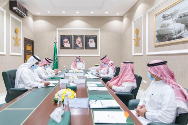 أمير الحدود الشمالية يرأس الاجتماع الثاني للجنة متابعة تنفيذ المشروعات