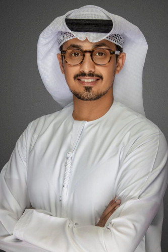 “الملحق الإعلامي بسفارة الإمارات” المملكة تمضي بثبات نحو الازدهار والنماء