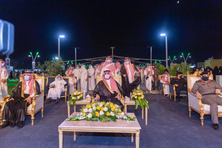 أمير منطقة الجوف يشارك الأهالي الاحتفال باليوم الوطني