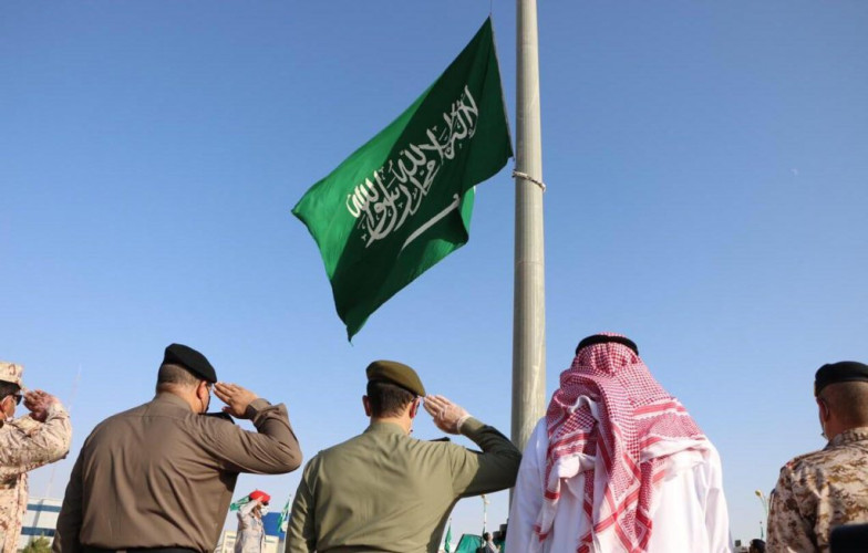 ضمن احتفالات اليوم الوطني بروتوكولات رفع علم المملكة بمحافظة طريف