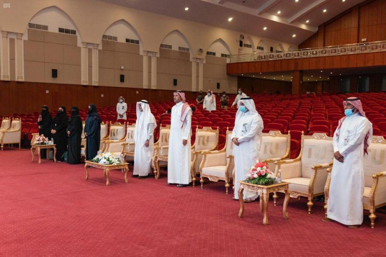 جامعة الطائف تستقبل طلابها المستجدين للعام الجامعي 1442هـ