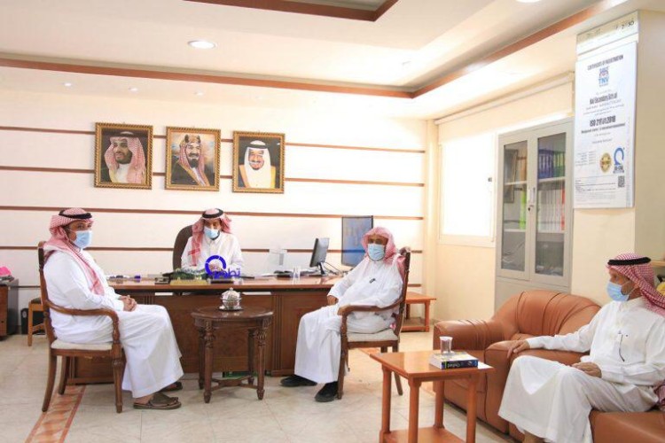 مدير تعليم حائل يزور عدداً من المدارس تزامناً مع بدء العام الدراسي 1442هـ
