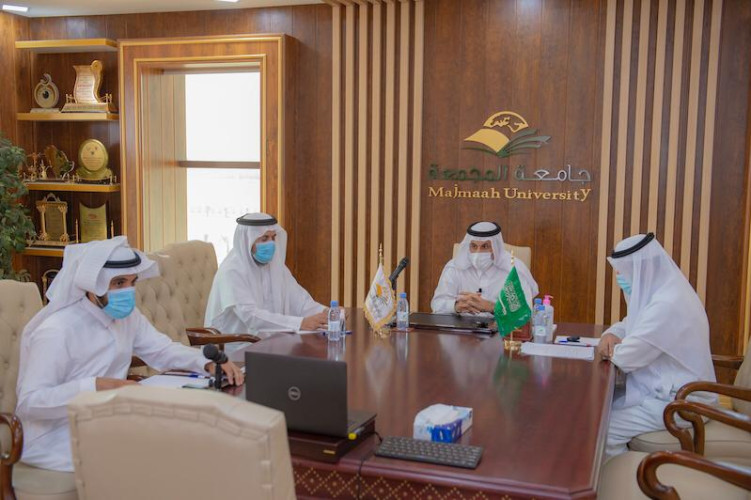 جامعة المجمعة تنظم لقاء الطلبة المستجدين -عبر الاتصال المرئي