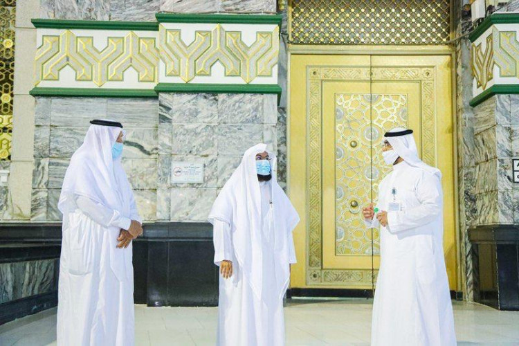 الرئيس العام لشؤون الحرمين يدشن مشروع ترقيم أبواب المسجد الحرام