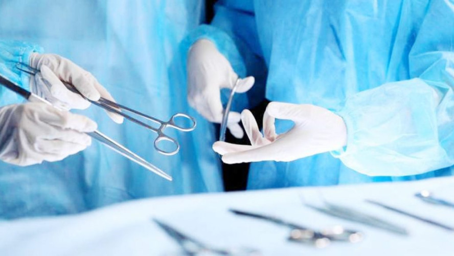 إنهاء معاناة عشريني مع حصوة بحجم 5 سم بالمثانة “بمستشفى متعب” بالجوف