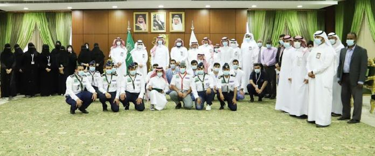 رئيس جامعة الجوف كرم المشاركين في تنظيم وتنفيذ فعاليات اليوم الوطني 90