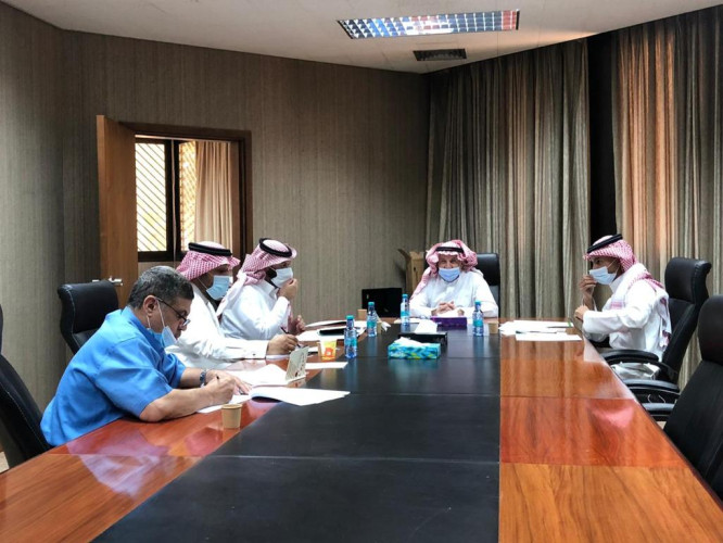 المسعد يجتمع مع رئيس لجنتي الانضباط والاستئناف