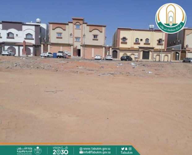 أمانة منطقة تبوك تنفذ خطة لإزالة المصدات والحواجز الخرسانية ورفعها بشكل كامل