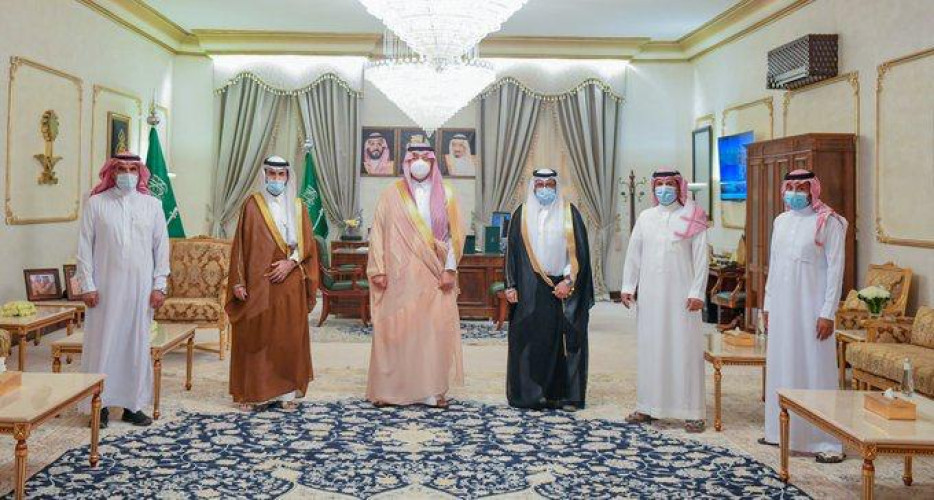 سمو أمير الحدود الشمالية يستقبل رئيس وأعضاء مجلس إدارة نادي التضامن برفحاء